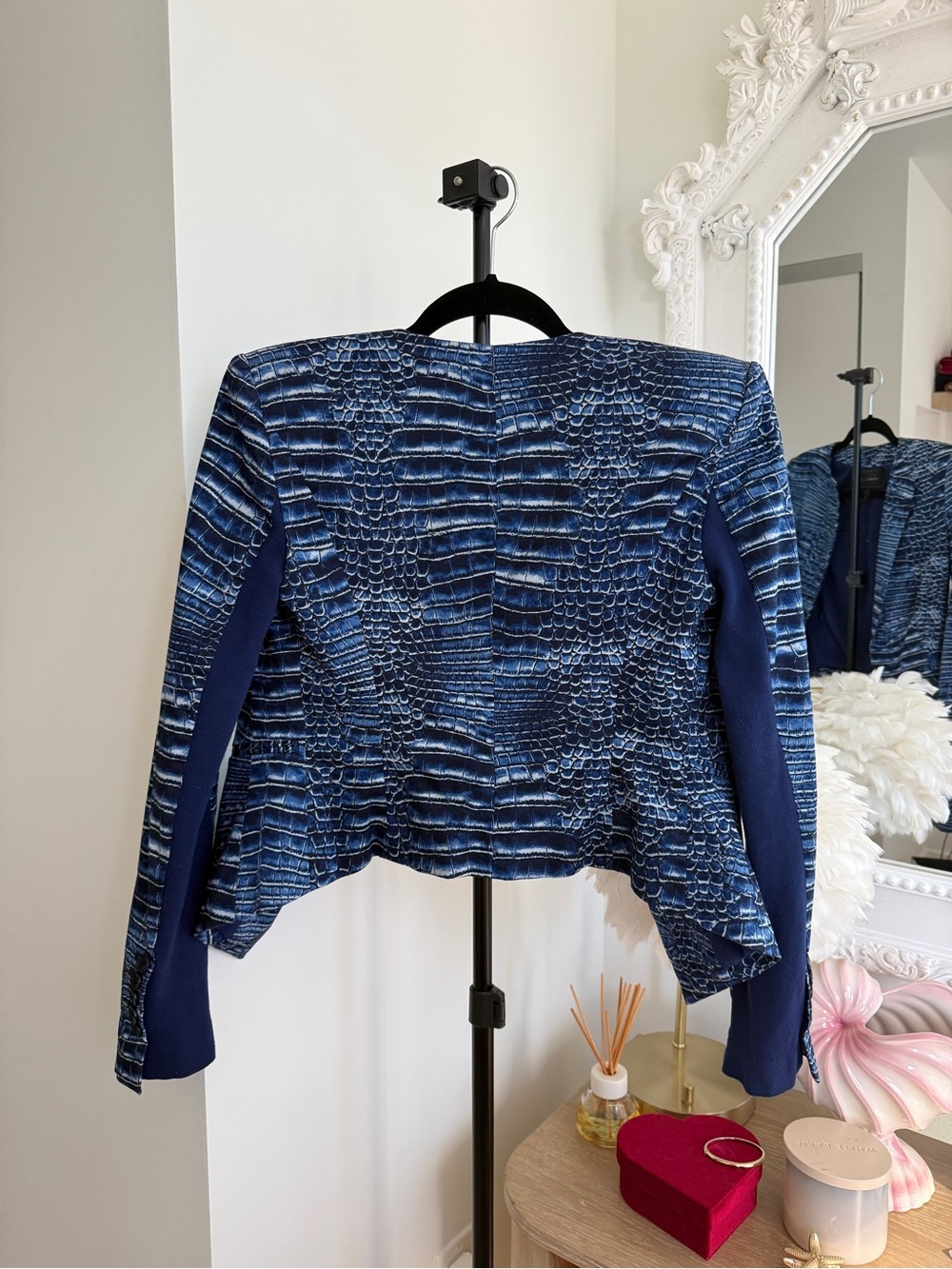 BCBGMAXAZRIA Blue Crocodile Print Jordyn Structured Blazer - Picture 7 of 15